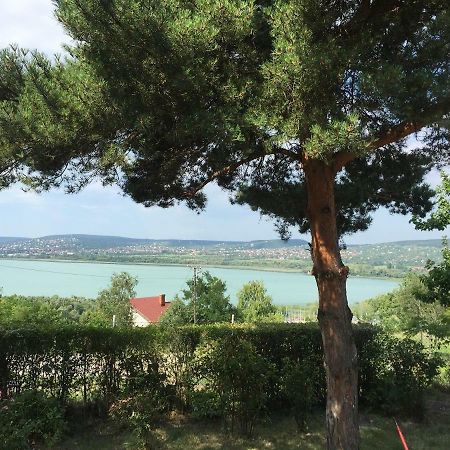Szegfu Apartmanhaz Villa Balatonfůzfő Exterior foto
