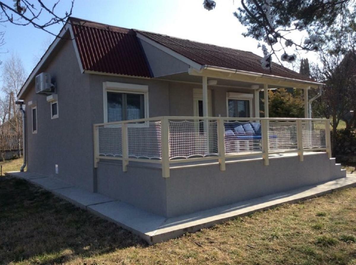 Szegfu Apartmanhaz Villa Balatonfůzfő Exterior foto