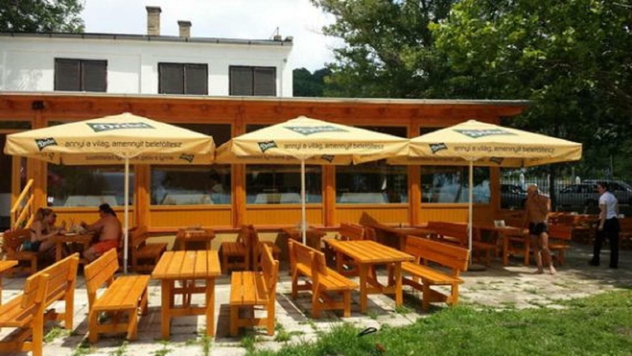 Szegfu Apartmanhaz Villa Balatonfůzfő Exterior foto